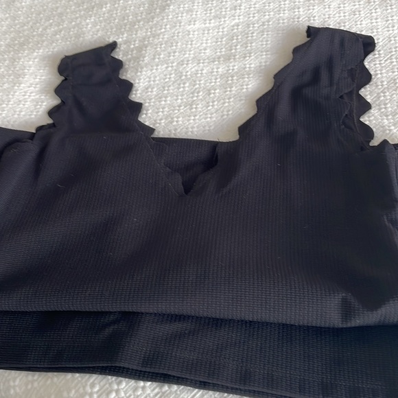 Classic and quality Marysia scalloped dress!! - Picture 5 of 6